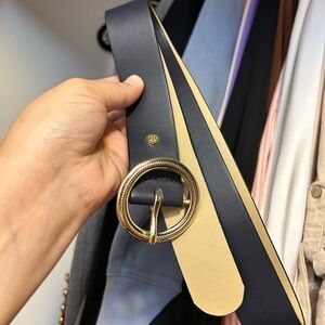 Baby blue Tommy Hilfiger Leather belt with round knuckle corporate fashion